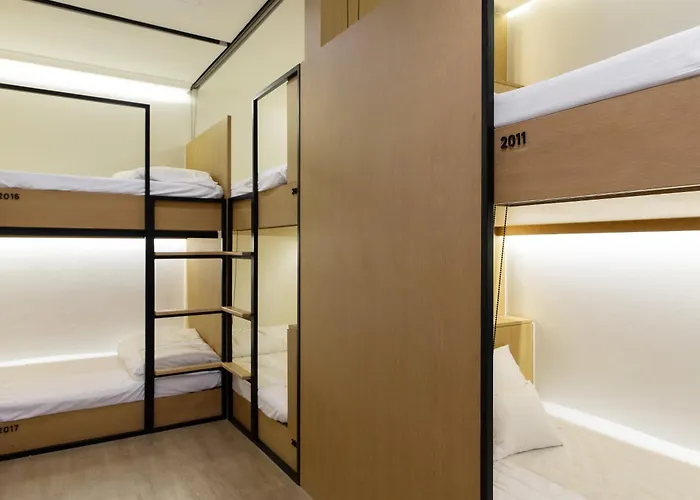 Double B Hostel Bangkok